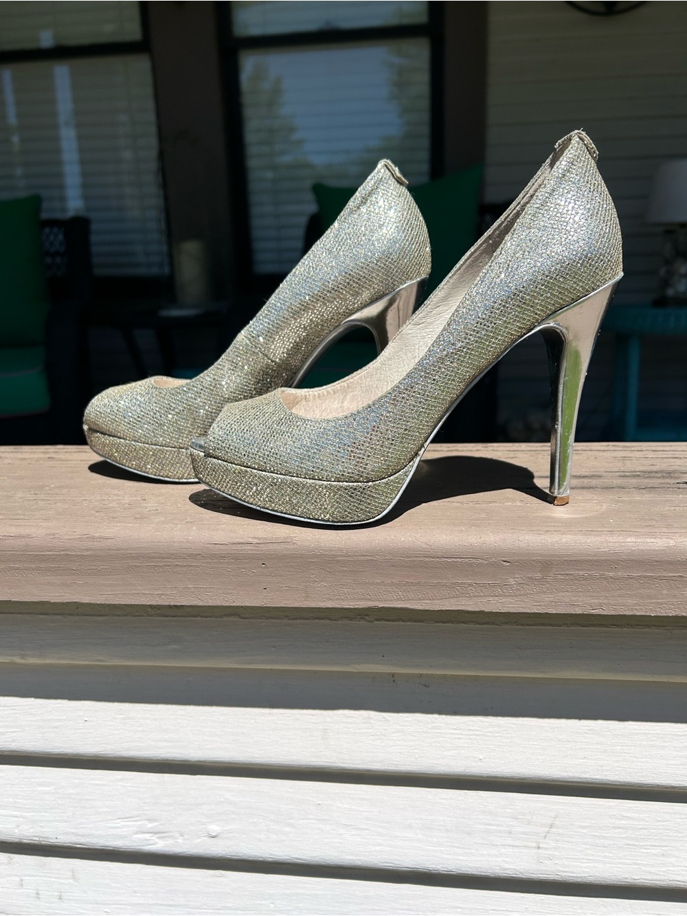 Michael Kors Glitter Platform Pumps in Silver